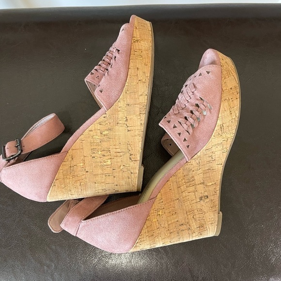 Marc Fisher size 9.5 wedges - Picture 16 of 16